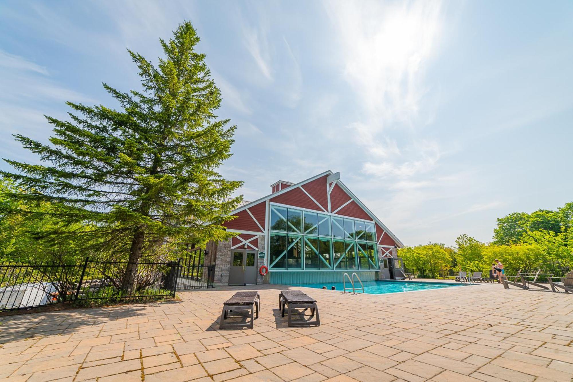 Horseshoe Valley Suites - The Aurora Shanty Bay Exteriér fotografie